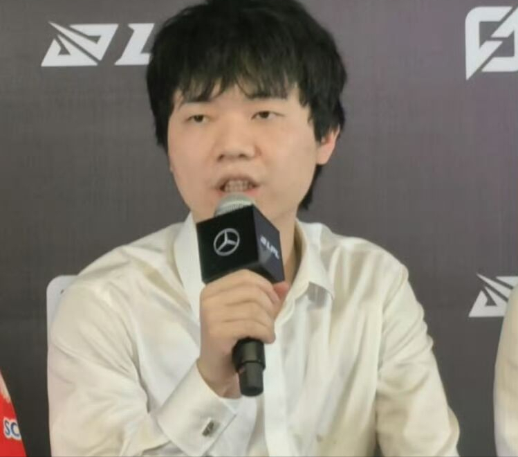 TheShy迎来十二赛季高光表现，IG球迷沸腾！
